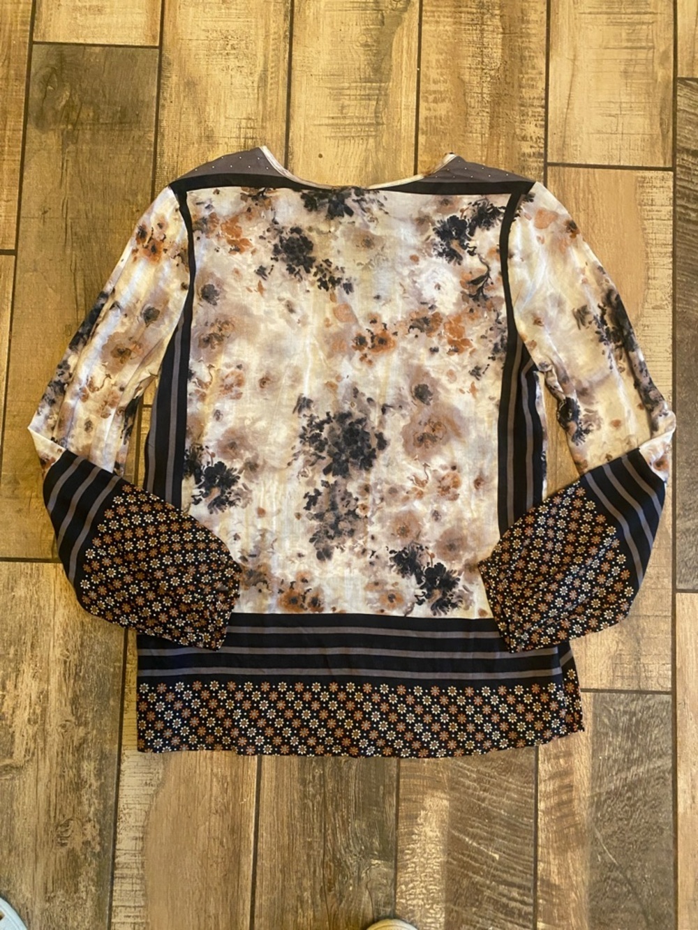 dylan Neutral Floral Tie-Front Tassel Blouse 🆕 - Picture 11 of 11